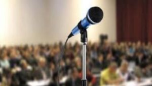 مهارات إتقان الخطابة.. موهبة يعززها الإعداد الجيد