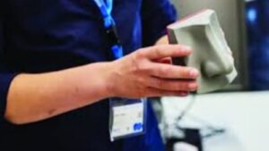 أنف الكتروني لاستعادة حاسة الشم لكبار السن