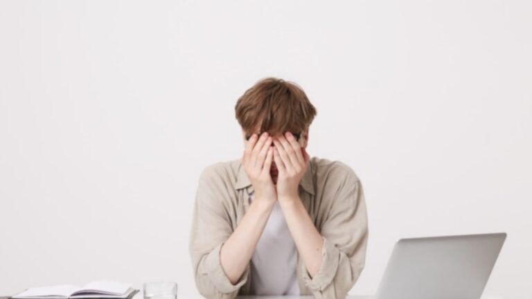 إشغال الشباب بالشهوات داء العصر