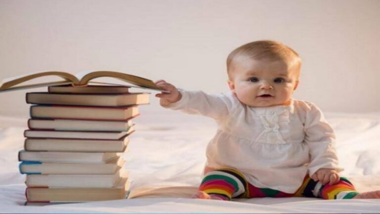 تأخر الكلام.. إشارات مبكرة لتدخل "علاجي وتربوي"