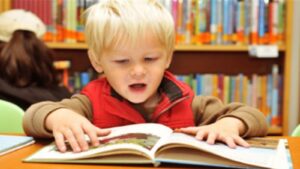 القراءة ميراث النور.. كيف نغرس حبّ الكتاب في قلوب الأحفاد؟