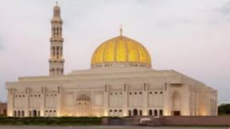 الدعوة بالحكمة والموعظة الحسنة.. سبيل الداعية إلى القلوب والعقول