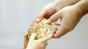 تصدَّق... فإنها برهان