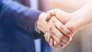 الأمانة سلوك يتضمن جميع المسؤوليات التي يتحملها الإنسان