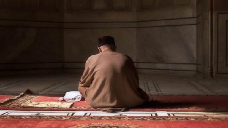 الاعتكاف في العشر الأواخر