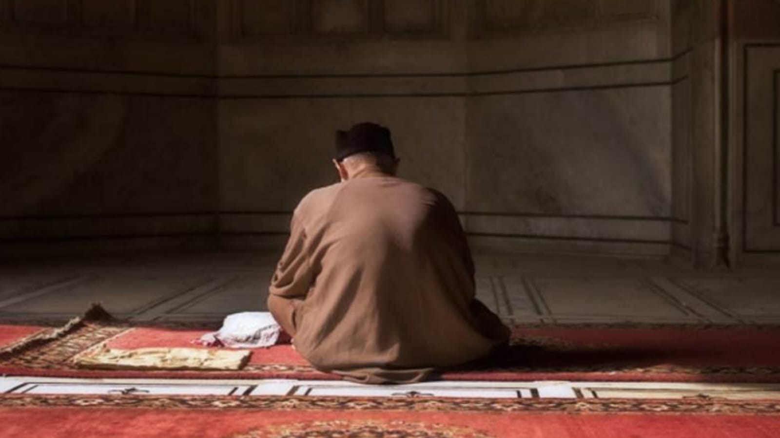 الاعتكاف في العشر الأواخر