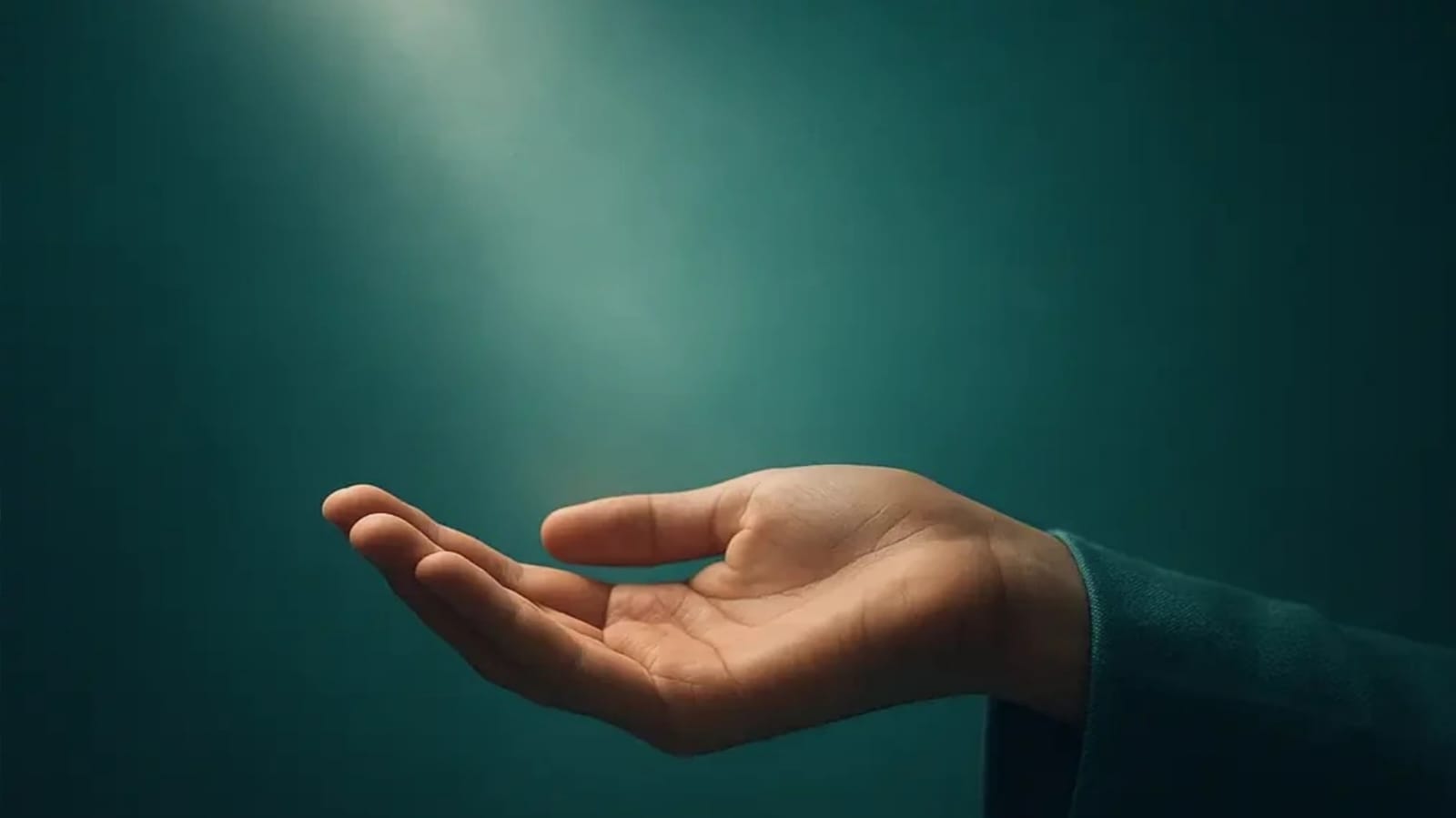 الصدقة على الأقارب.. ثواب مضاعف وفضل ممتد