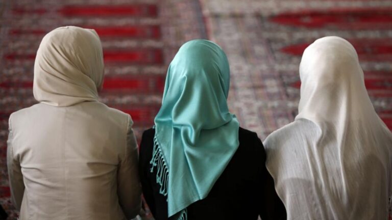 المرأة والدعوة الإسلامية - هن - الفتيات