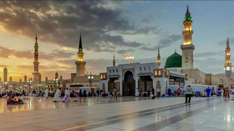 "المديح النبوي".. ملاحم شعرية في الشوق لجنابه الكريم