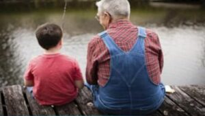 أسس واجبة في تربية الأحفاد عند غياب الوالدين﻿