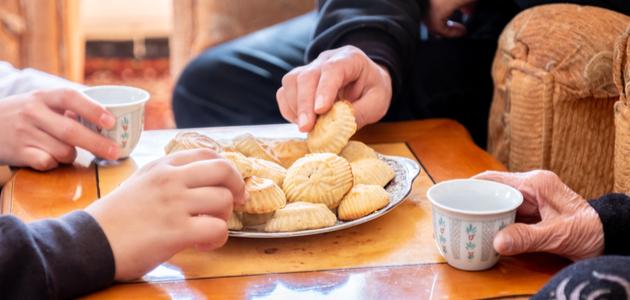 إكرام الضيف.. سلوك يعكس سمو أخلاق المسلمين