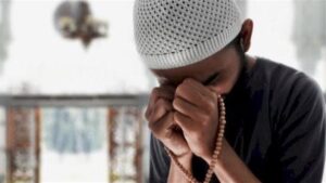 الكبائر: الذنوب العظام التي تهدد مصير الإنسان