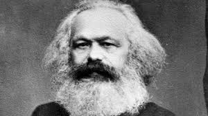 المادية الجدلية.. حين جعل ماركس التاريخ صنمًا والإنسان أداة