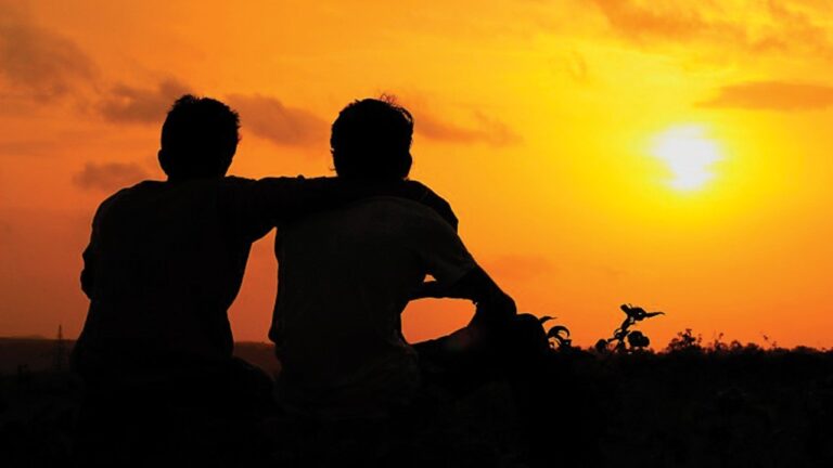 انصح شقيقك بالاعتماد على نفسه وامنحه دعما معنويا