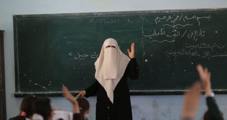 كيف تصبح المدرسة مصنعا لإعداد الأمهات القائدات؟