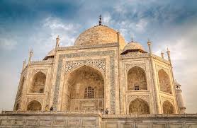 الأدب الإسلامي وتفاعله مع التراث الهندي عبر التاريخ