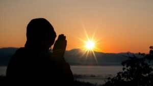 الإيمان بالقدر.. ركن اليقين وطمأنينة القلوب