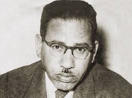 علي أحمد باكثير... الأديب الذي جعل الكلمة رسالة