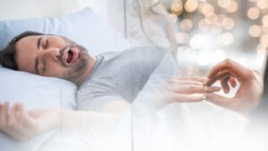 الحميمية في الحلم في مكان عام: رمزية التقبل والحرية الداخلية