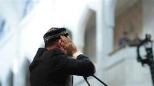 الترديد مع الأذان.. باب لنيل الشفاعة وتحصيل الأجر والثواب