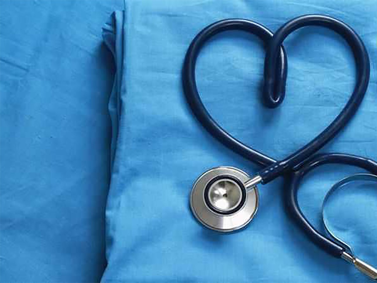 كيف تتعامل المرأة العاملة مع المهن التي تتطلب بقاءها خارج المنزل؟