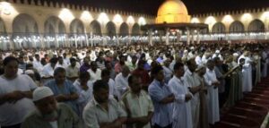 صلاة الجماعة.. حين تُبنى العبادة لتجمع القلوب قبل الصفوف