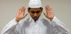 توجهات الفقهاء بين الاستحباب والكراهة في دعاء الاستفتاح