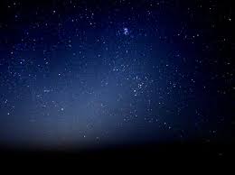 الفجر.. انبثاق النور في قسمٍ رباني