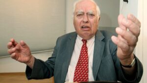 رؤية برنارد لويس حول الإسلام وأوروبا.. سردية الخوف وتزييف التاريخ