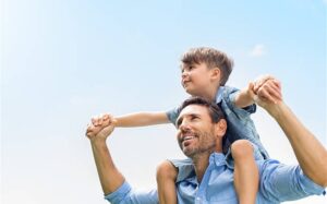 تربية الطفل بالتحفيز والإثابة أساس بناء شخصية قوية ومتوازنة