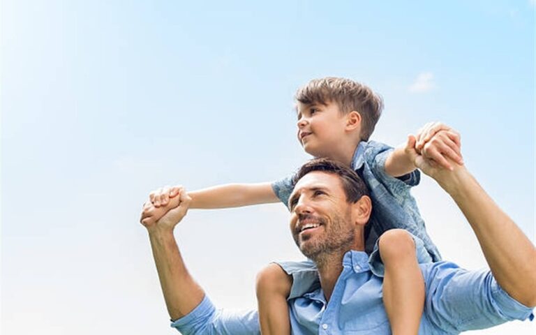 تربية الطفل بالتحفيز والإثابة أساس بناء شخصية قوية ومتوازنة