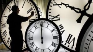 الاغترار بالدنيا وآثاره على إيمان المسلم وحياته