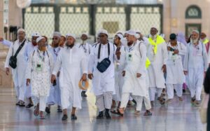 المدينة المنورة تبدأ في استقبال آلاف الحجاج