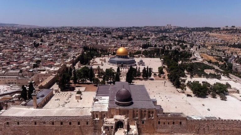 إعادة فتح المسجد الأقصى