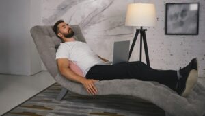 القيلولة سنة نبوية مهجورة وفوائدها الصحية والروحية العظيمة