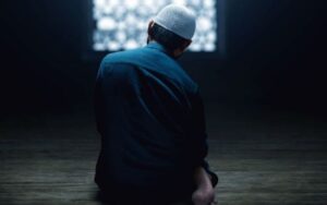 صلاة الاستخارة.. تطمئن قلب المؤمن وتساعده على الاختيار الصحيح