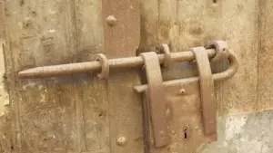 المزلاج..