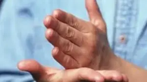 الإشارة المعهودة للأخرس كالبيان باللسان..