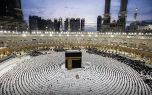 هيئة الحرمين تدعو زوار مكة إلى زيارة معرض «في رحاب الحرم»