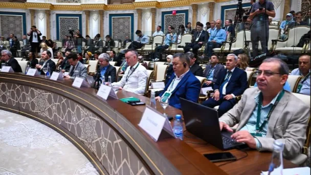 جلسة حوارية تجمع الإعلاميين حول دور الصحافة في إبراز الحضارة الإسلامية
