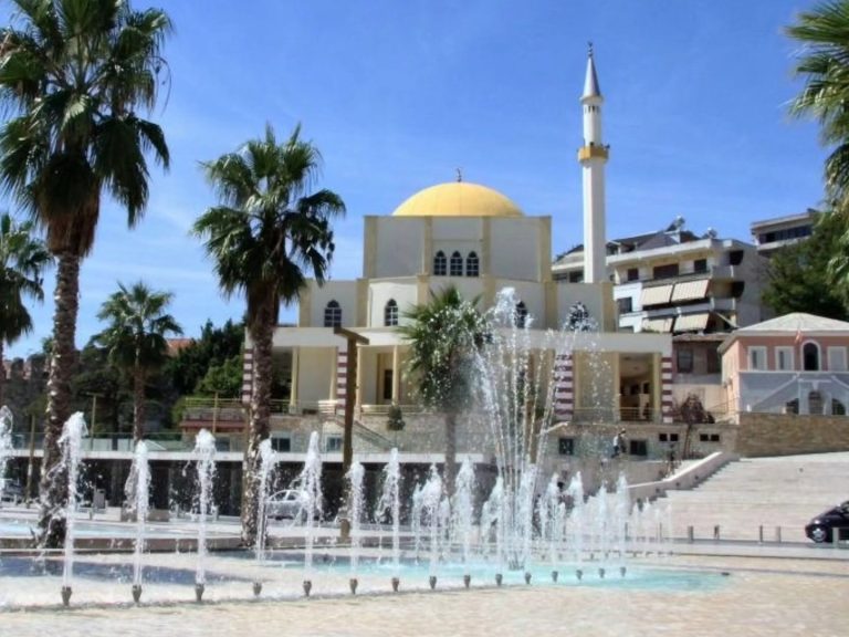 المسجد الكبير في دوريس..