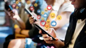 وسائل التواصل الاجتماعي والشباب..