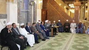 أكثر من 100 عالم من 50 دولة
