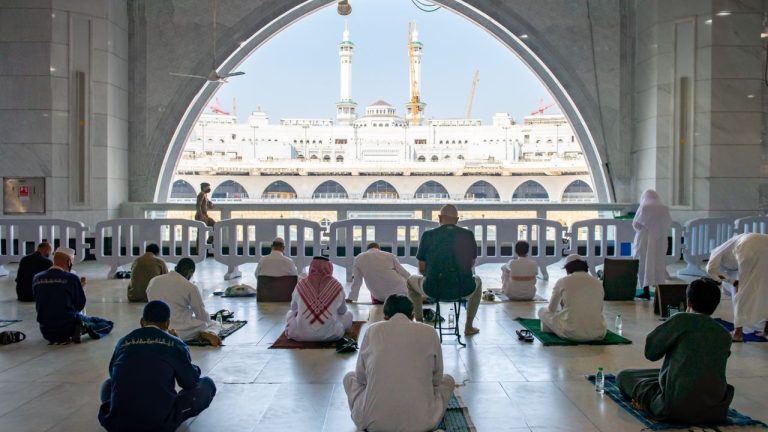 الذكر عقب الصلوات..