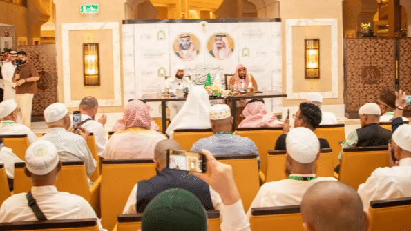 إمام وخطيب المسجد الحرام يلتقي ضيوف خادم الحرمين الشريفين