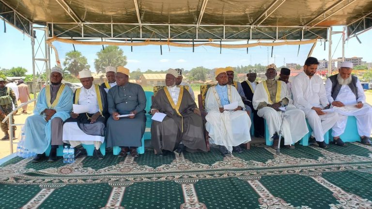 مفتي أوغندا يطلق مشروعا لترجمة معاني القرآن الكريم إلى لغة اللانجي